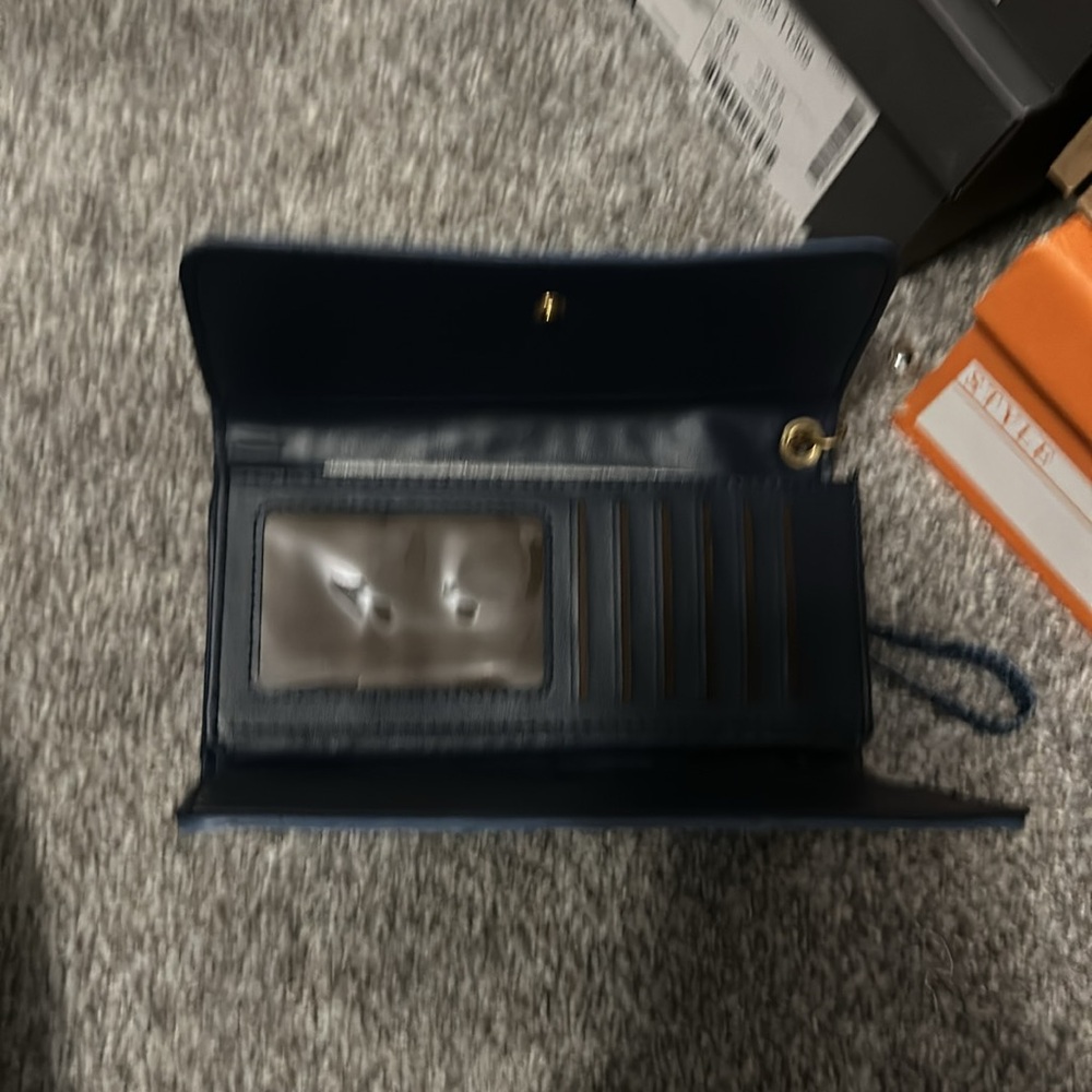Inspired Wallet - Picture 2 of 2